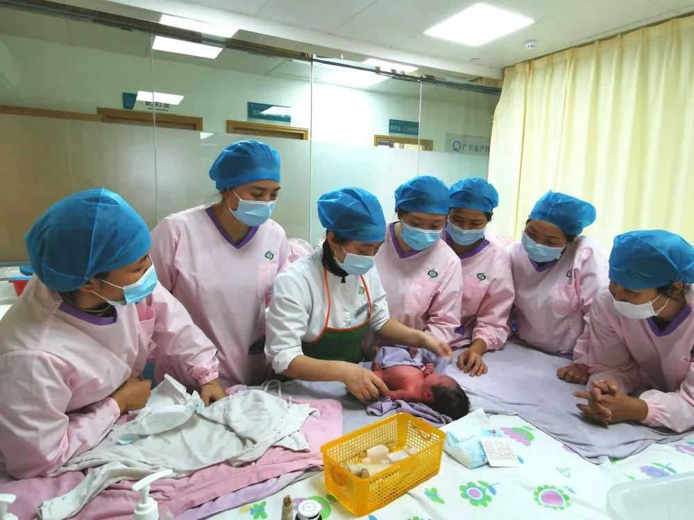 哈尔滨妇婴监护型护送
